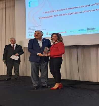 Hediye Güral Gür'e Turizmde Başarı Ödülü