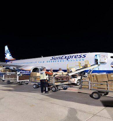 İlk kargo uçağı Antalya’ya ulaştı