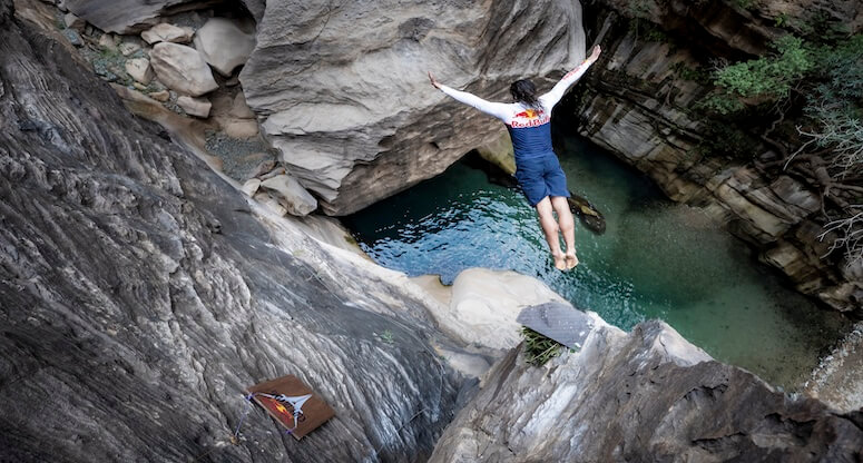 Suudi Arabistan'da Uçurum Dalışı