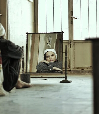 Aynada Görmek İstediğimiz: Gerçekten Kimiz?