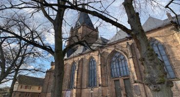 Masalsı Sokaklardan Gökdelenlerin Gölgesine: Marburg ve Frankfurt Gezi Rehberi